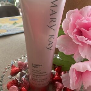 🌸🌸🌸 🌸🌸🌸🌸Mary Kay BUNDLE TIMEWISE Cleanser & Cloths 🌸🌸MOTHER’S DAY is COMING